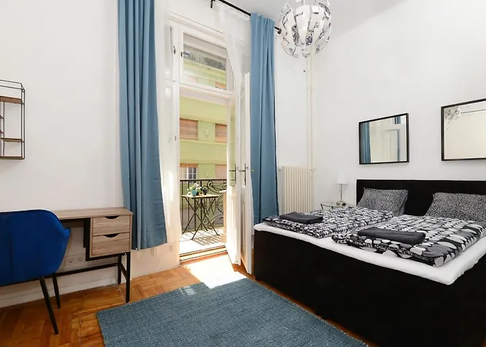 Akacfa 7 City Center Beautiful Apartment