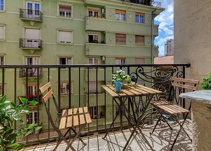 Akacfa 7 City Center Beautiful Apartment